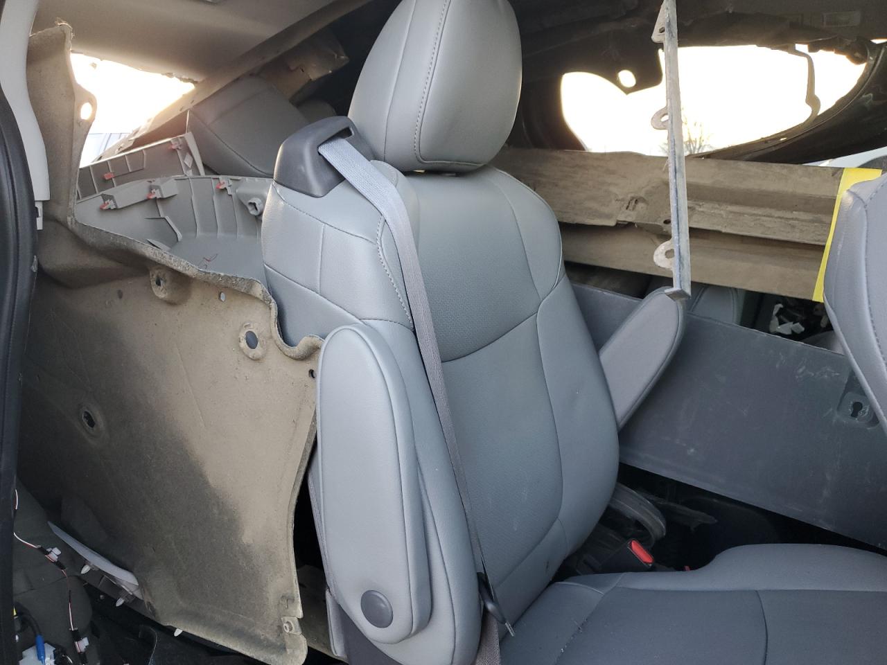 2023 TOYOTA SIENNA XLE VIN:5TDYRKEC1PS143649