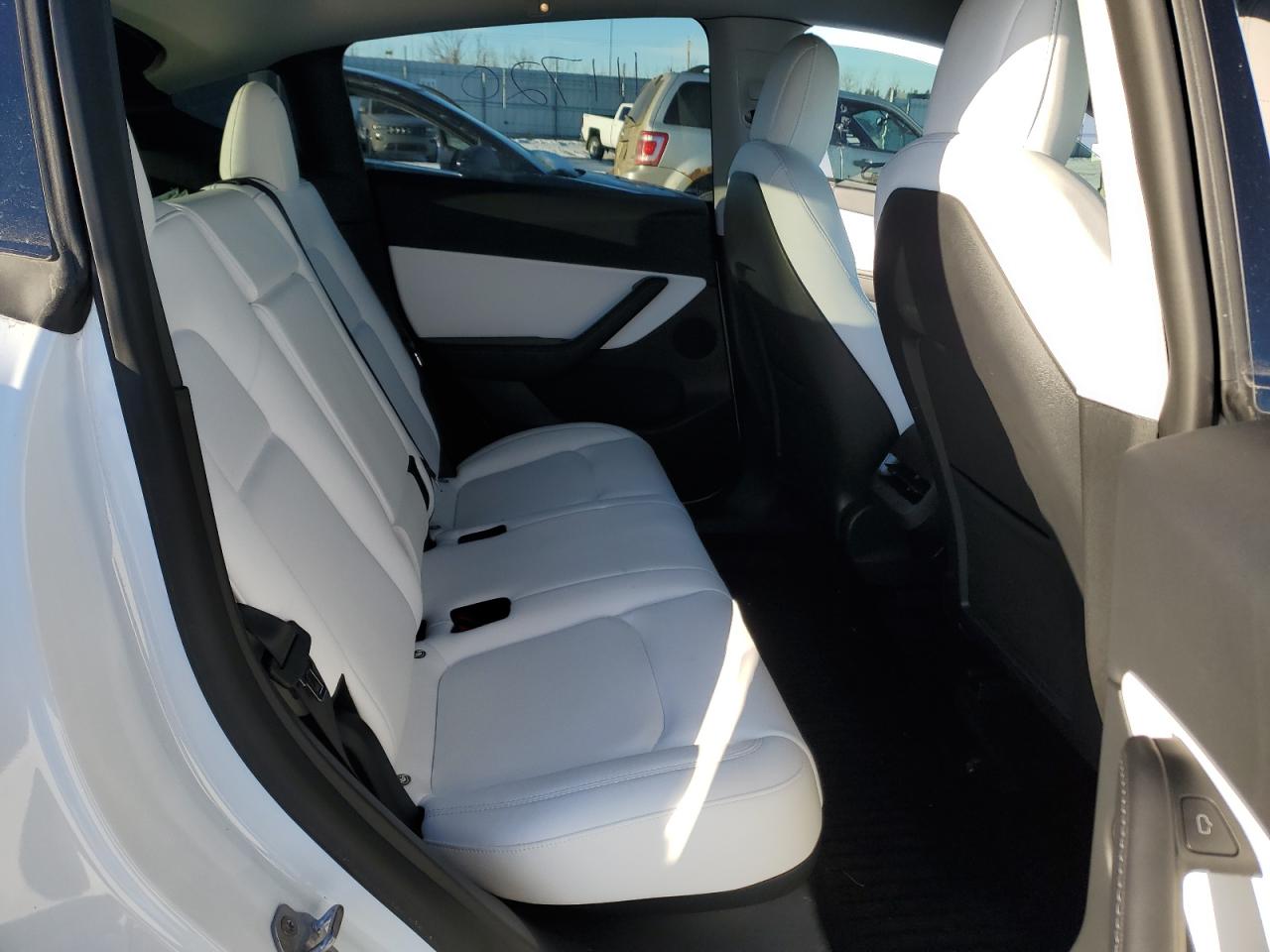 2022 TESLA MODEL Y  VIN:7SAYGDEF2NF326025