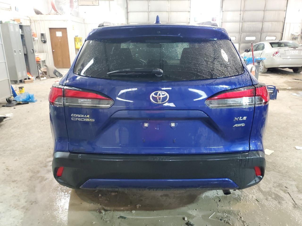 2022 TOYOTA COROLLA CROSS XLE VIN:7MUDAABG2NV039925