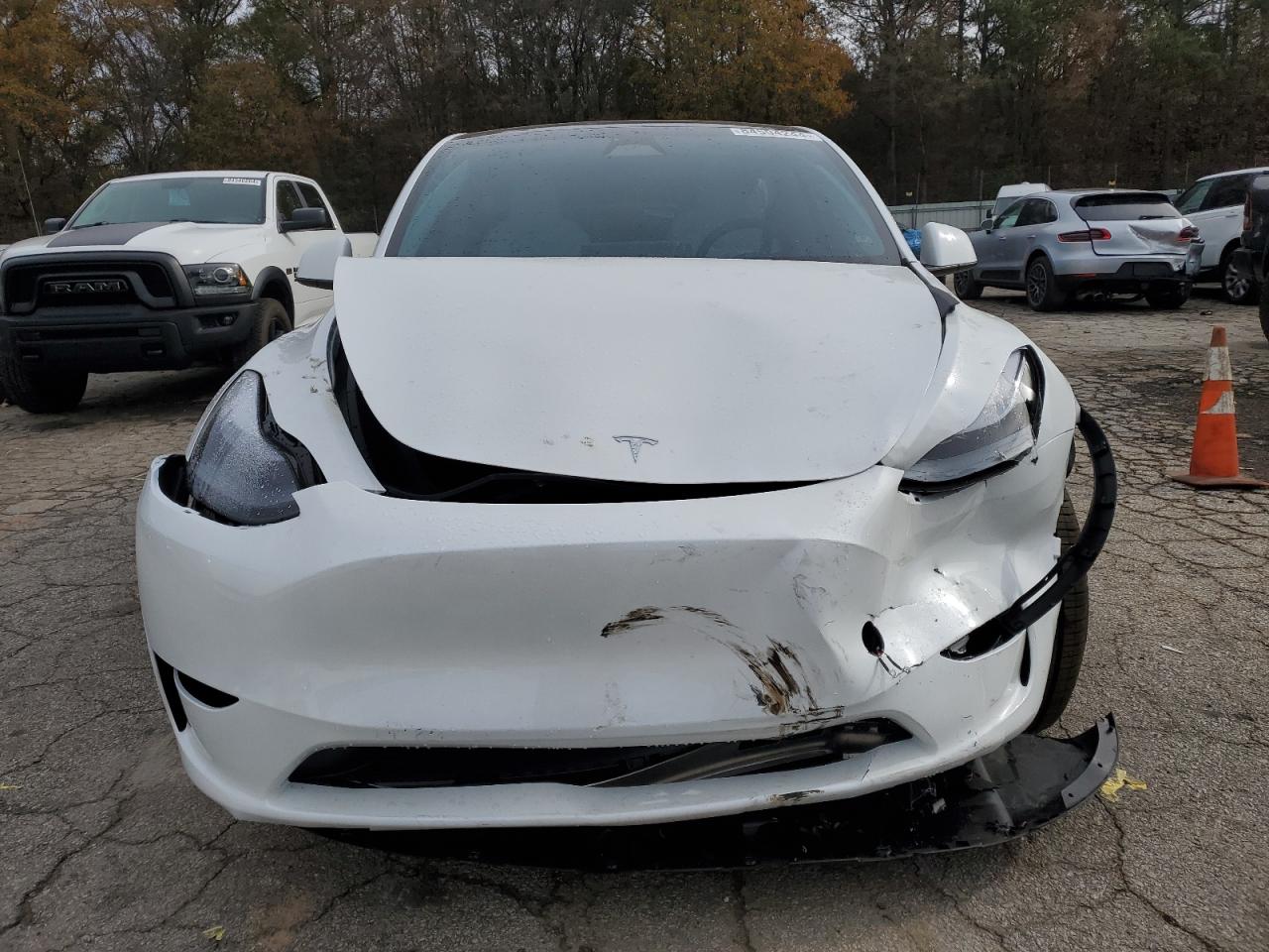2024 TESLA MODEL Y  VIN:7SAYGDEE5RA332380