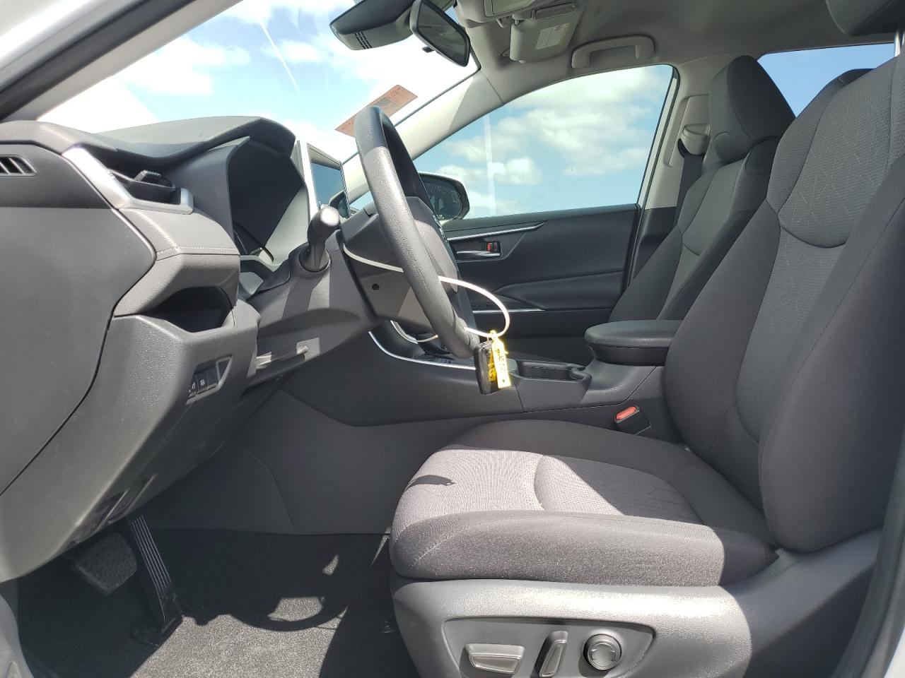 2024 TOYOTA RAV4 XLE VIN:JTMW1RFV3RD116930