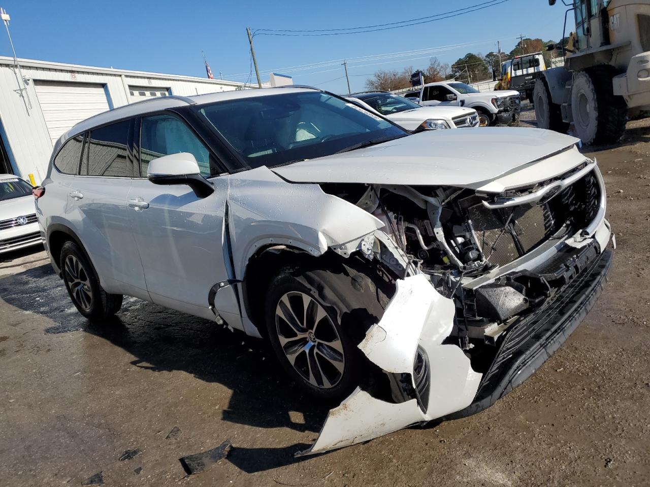 2022 TOYOTA HIGHLANDER XLE VIN:5TDGZRAH7NS125174