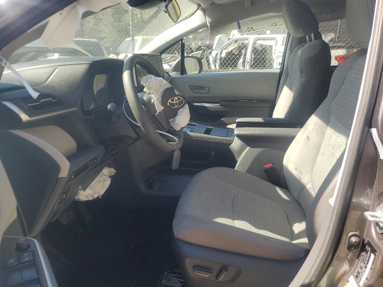 2023 TOYOTA SIENNA LE VIN:5TDKRKEC8PS154377