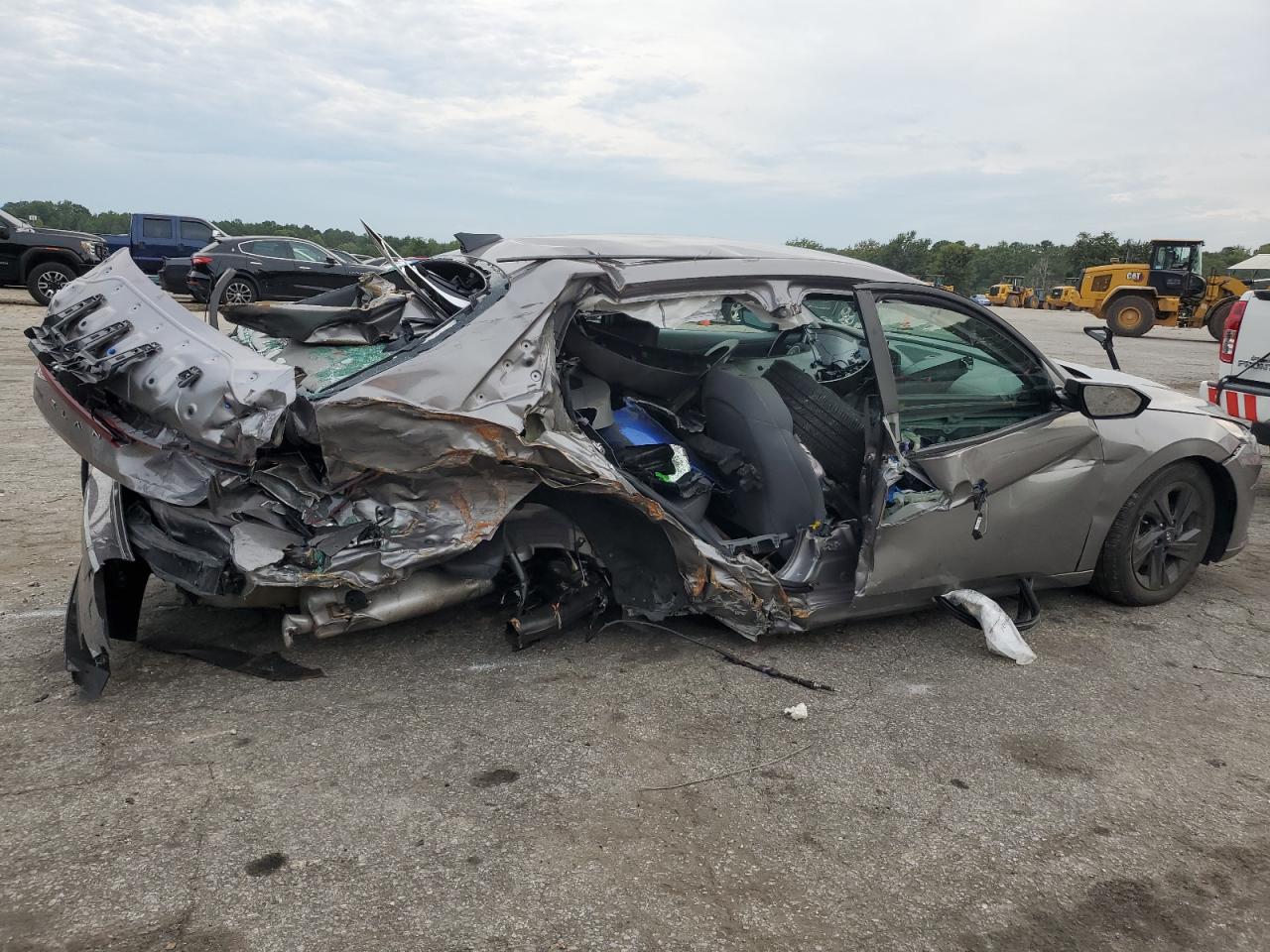 2022 HYUNDAI ELANTRA SEL VIN:KMHLM4AG6NU241061