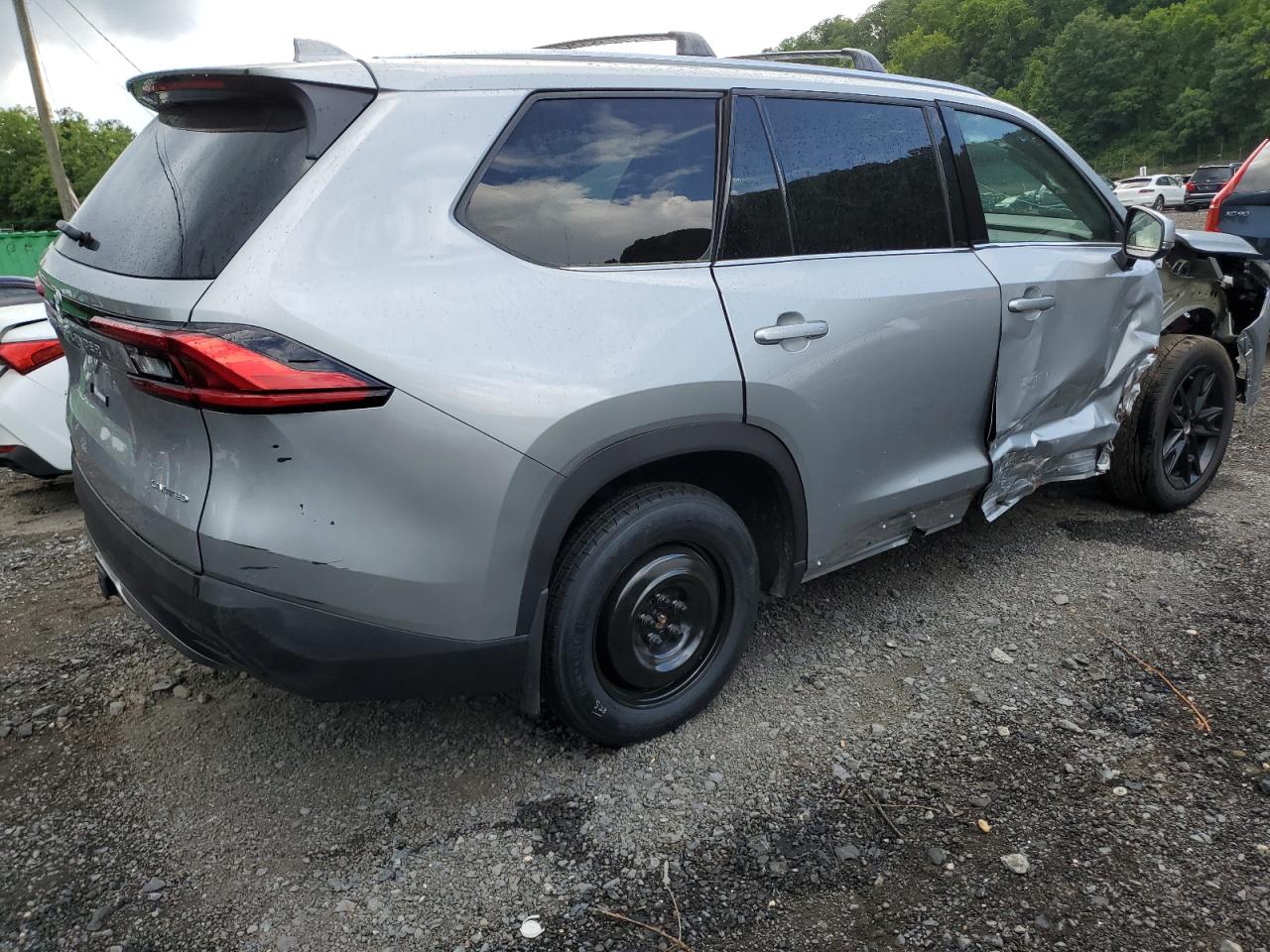 2024 TOYOTA GRAND HIGHLANDER XLE VIN:5TDAAAB52RS011009