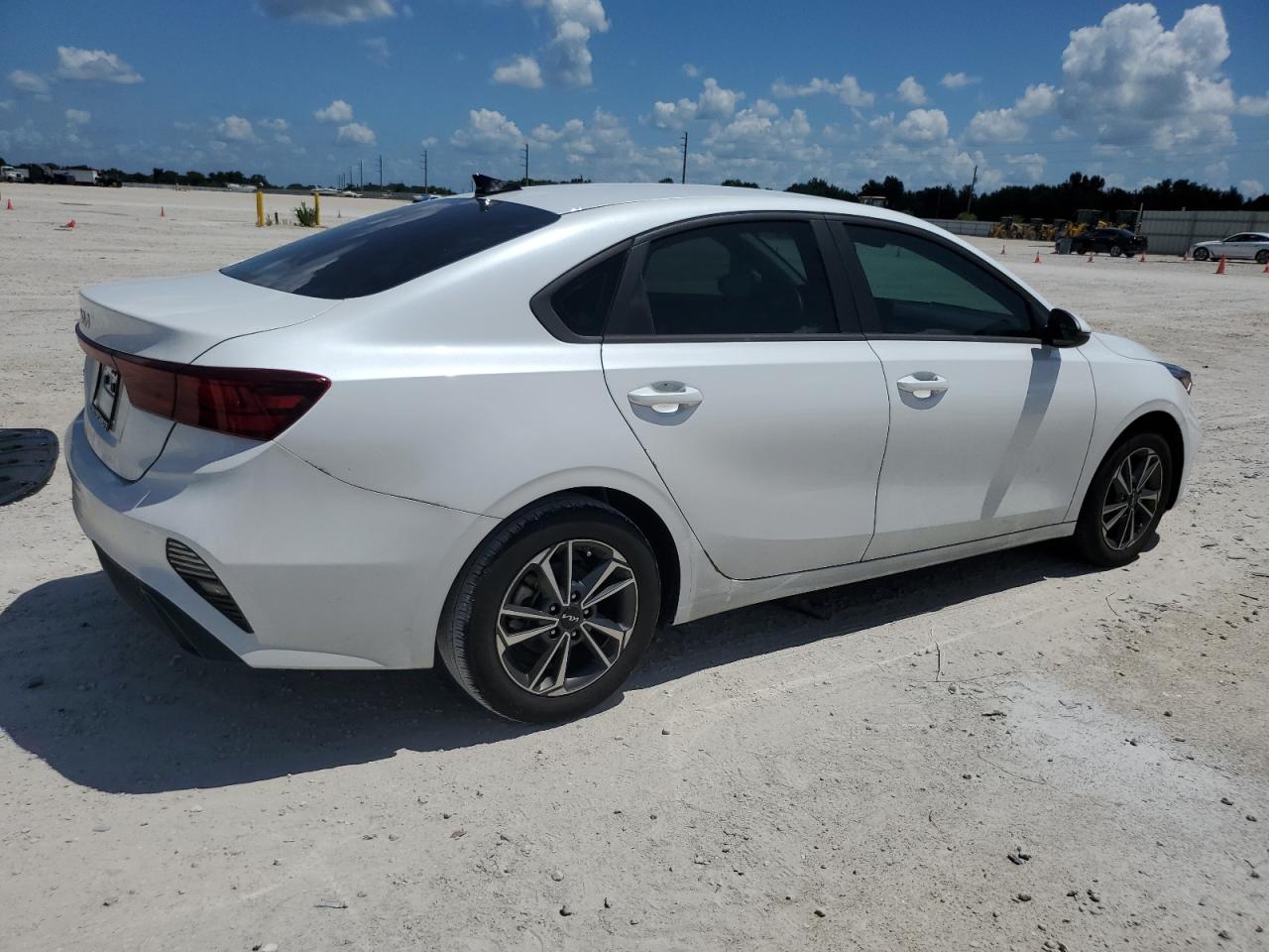 2023 KIA FORTE LX VIN:3KPF24AD4PE588399