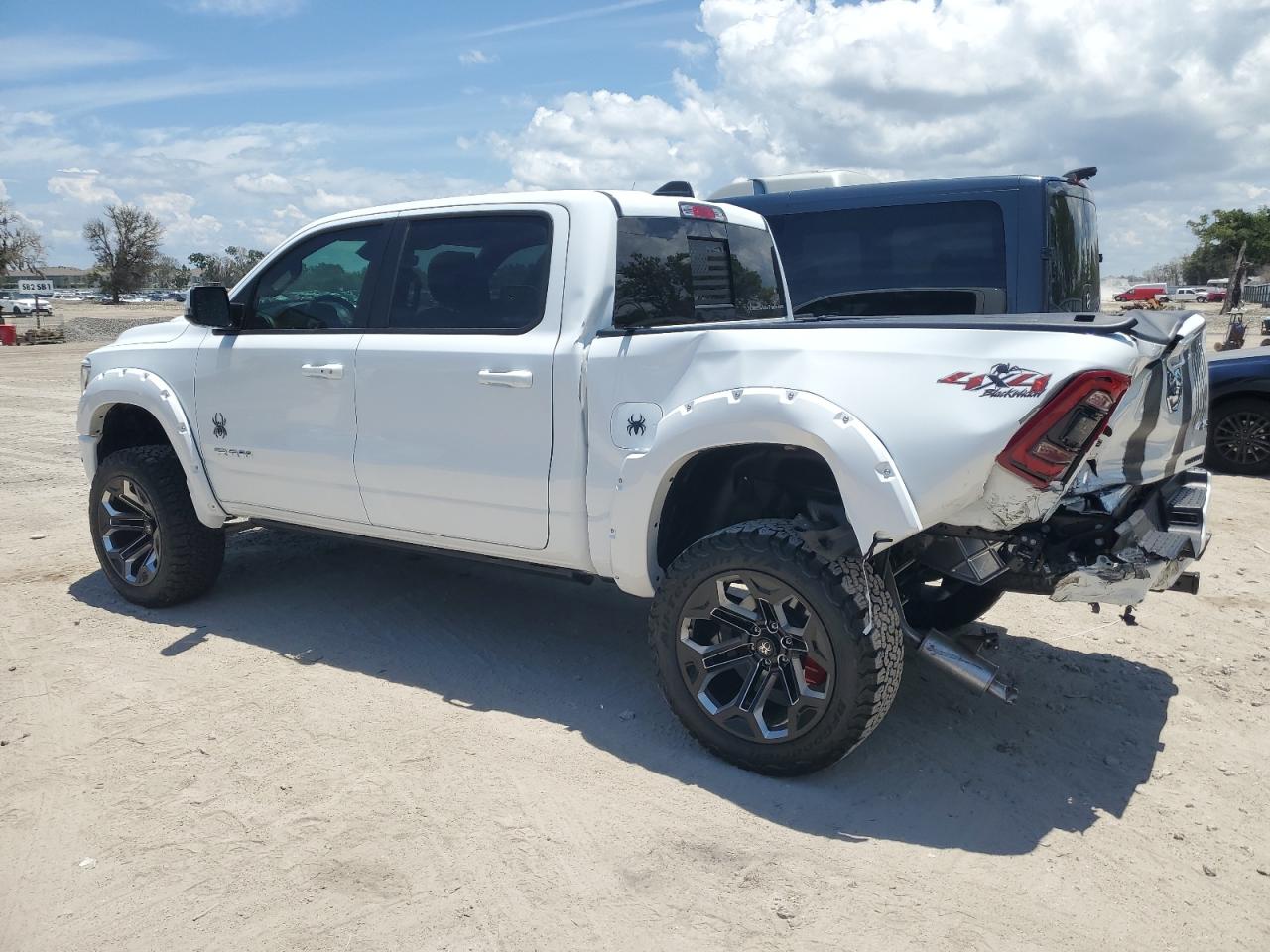 2024 RAM 1500 LARAMIE VIN:1C6SRFJT2RN134042