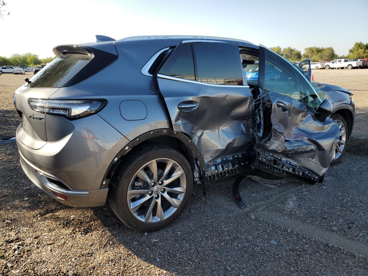 2022 BUICK ENVISION AVENIR VIN:LRBFZRR44ND120585