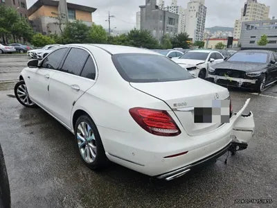 2016 Mercedes-Benz E 220 VIN: