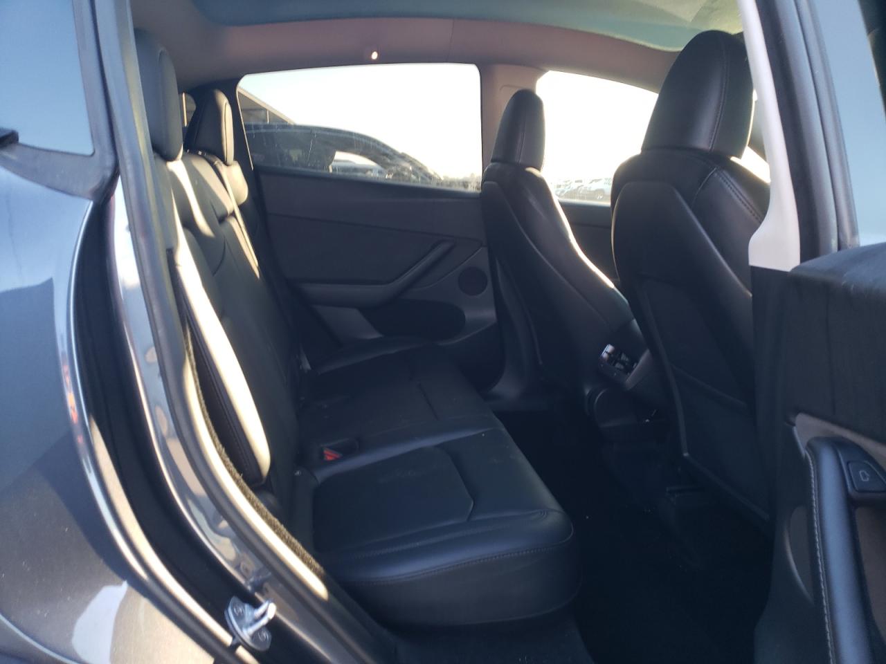 2023 TESLA MODEL Y  VIN:7SAYGDEE6PF701344