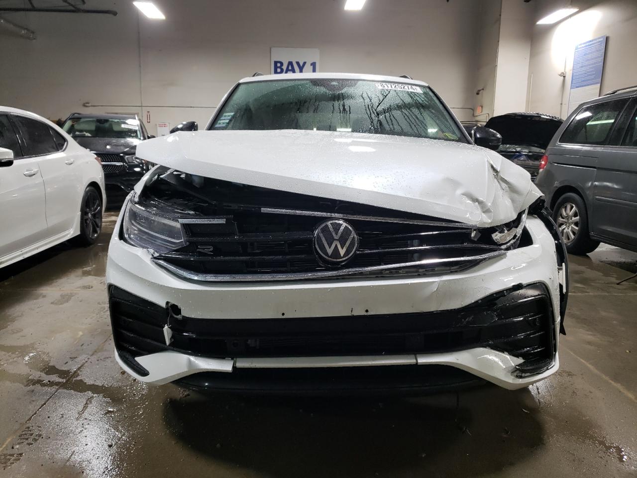 2024 VOLKSWAGEN TIGUAN SE R-LINE BLACK VIN:3VV8B7AX5RM020130