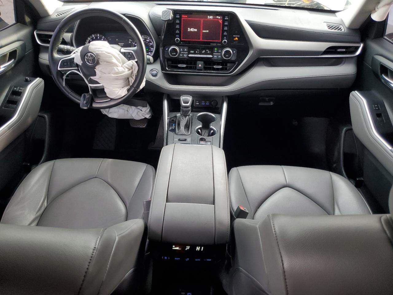 2022 TOYOTA HIGHLANDER XLE VIN:5TDGZRBH5NS561374