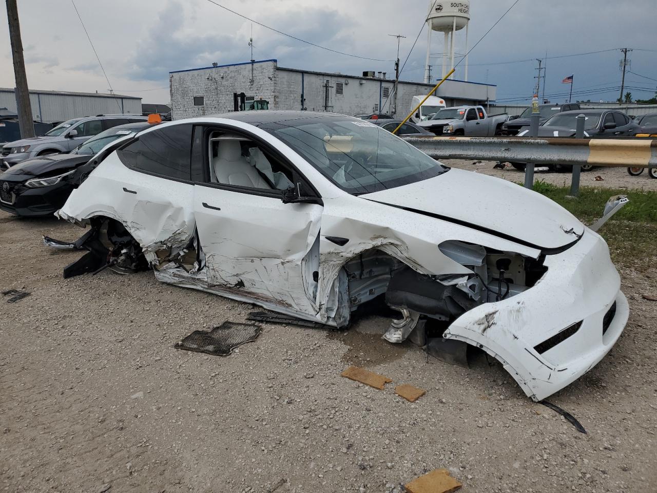 2024 TESLA MODEL Y  VIN:7SAYGDEF1RF048465