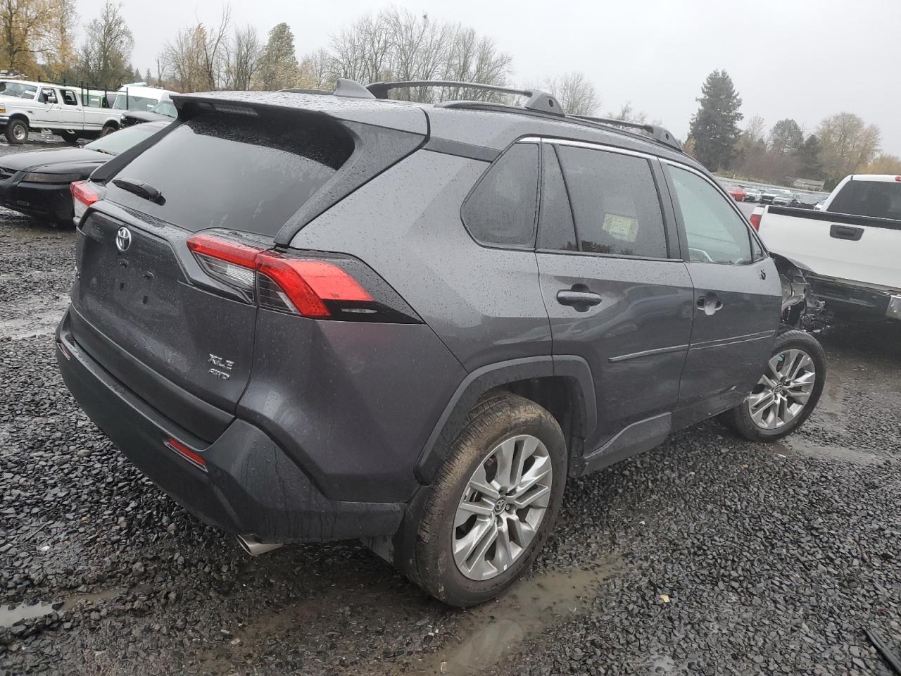 2024 TOYOTA RAV4 XLE PREMIUM VIN:2T3A1RFV4RC442637