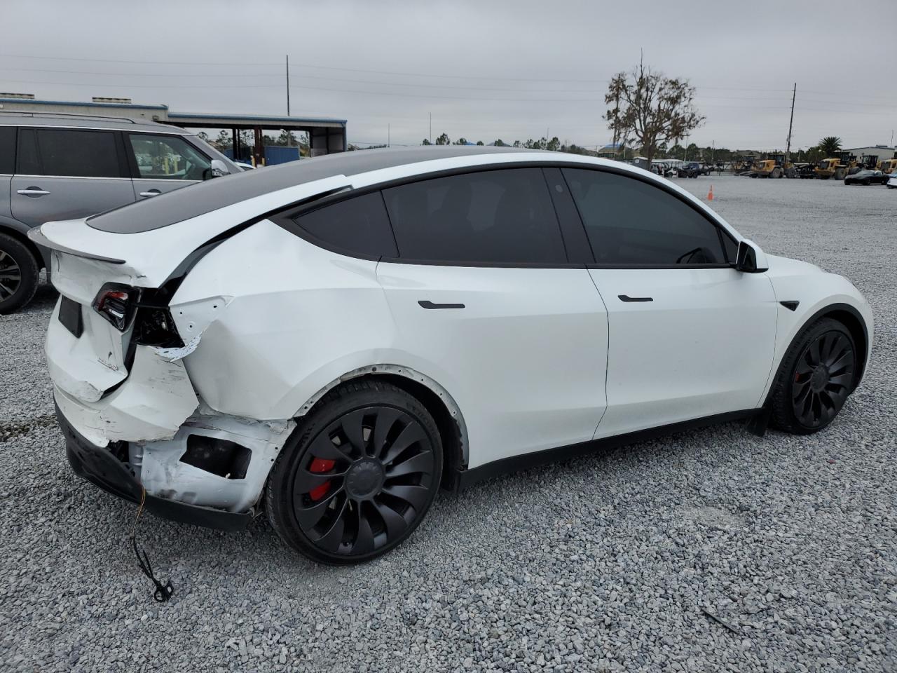 2022 TESLA MODEL Y  VIN:7SAYGDEF7NF537009