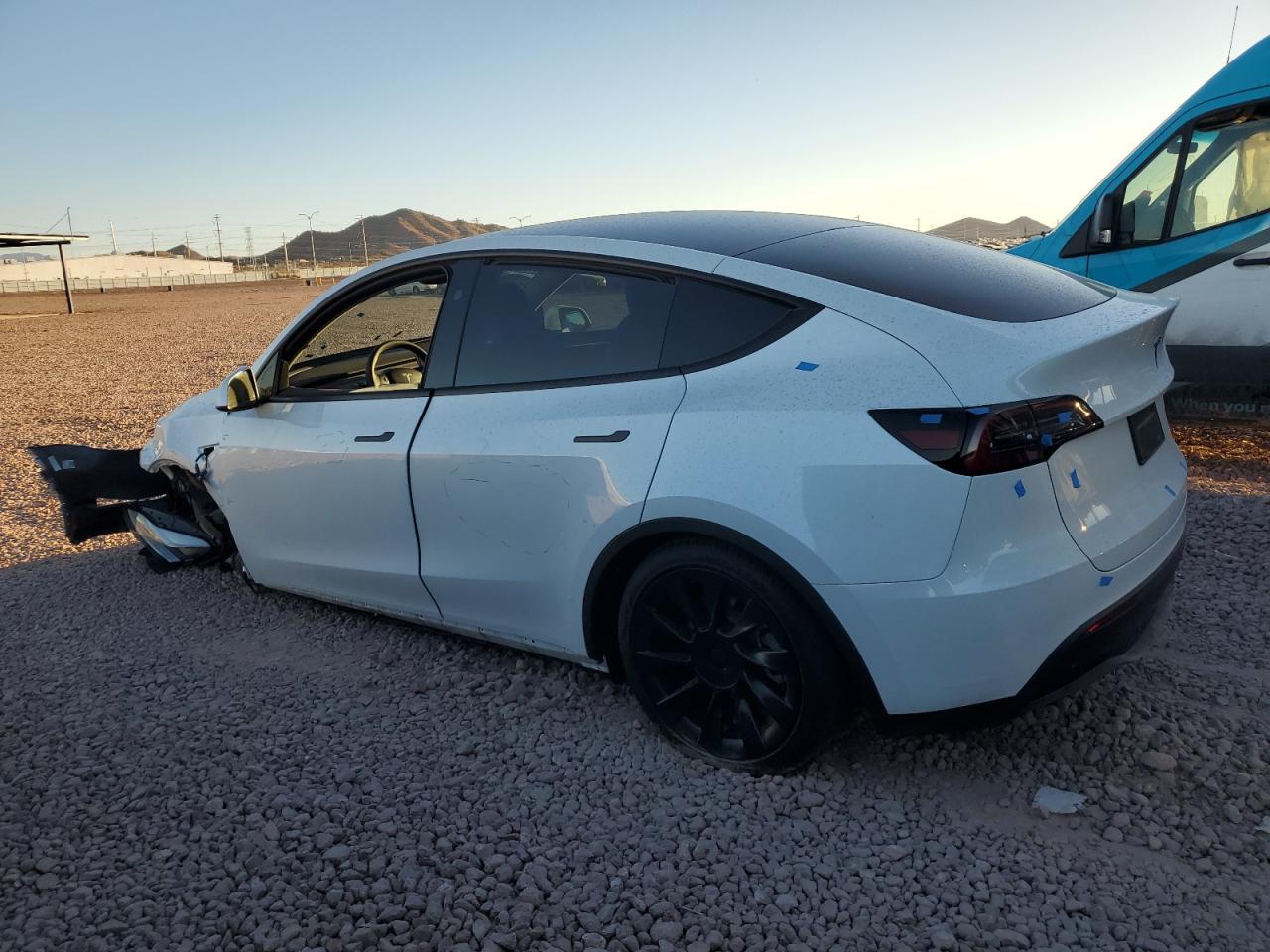 2024 TESLA MODEL Y  VIN:7SAYGAEE5RF036521