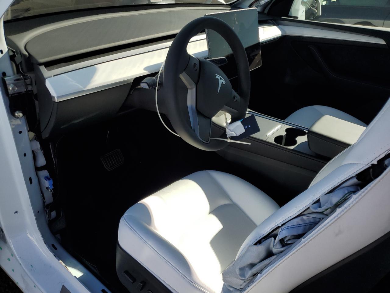 2022 TESLA MODEL Y  VIN:7SAYGDEE8NF515804