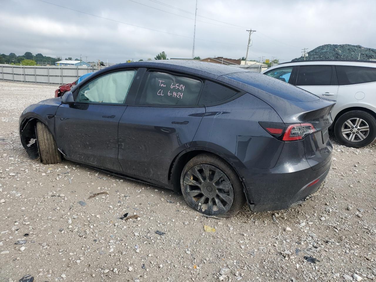 2024 TESLA MODEL Y  VIN:7SAYGDEE6RA273503