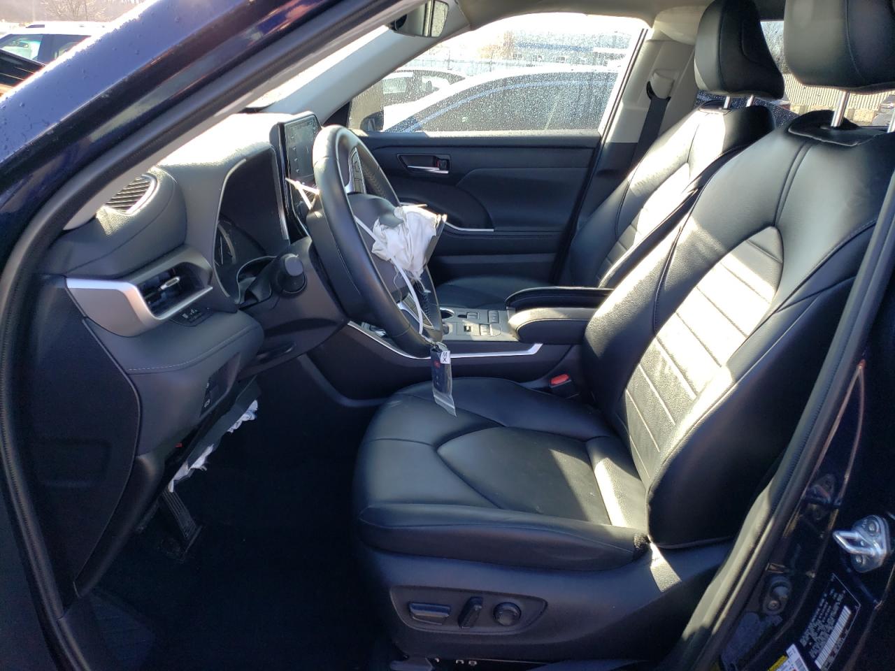 2022 TOYOTA HIGHLANDER XLE VIN:5TDHZRBH5NS173274