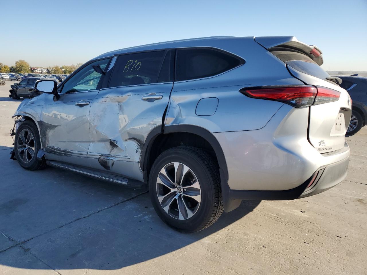 2022 TOYOTA HIGHLANDER HYBRID XLE VIN:5TDGARAH8NS515501