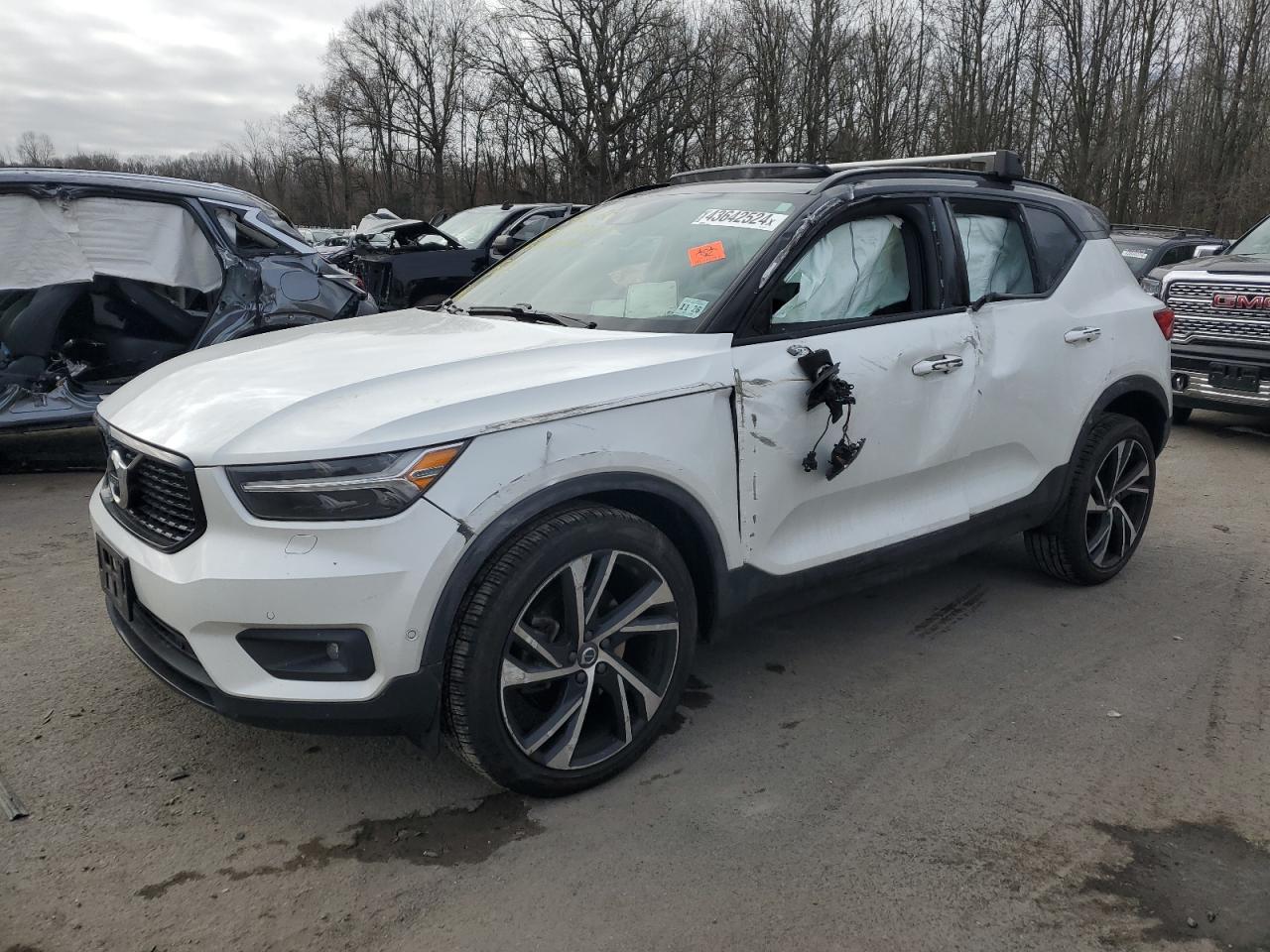 2022 VOLVO XC40 T5 R-DESIGN VIN:YV4162UM1N2695724