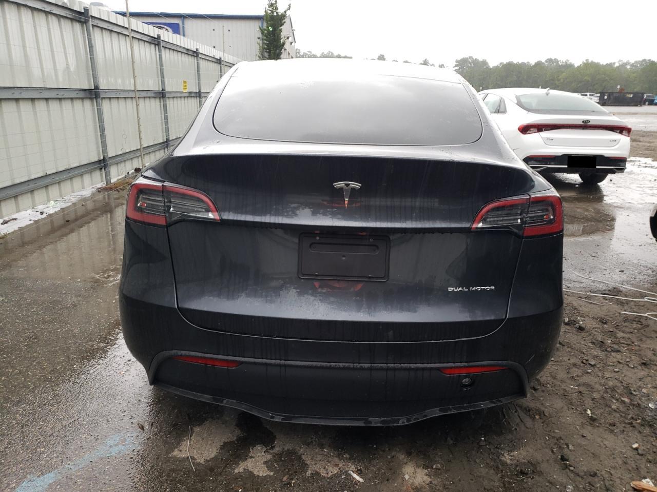 2024 TESLA MODEL Y  VIN:7SAYGDEE5RA300089