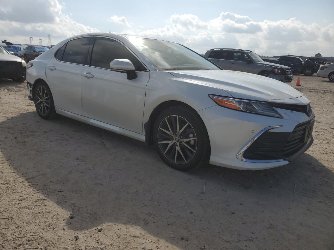 2022 TOYOTA CAMRY XLE VIN:4T1F31AK2NU035870