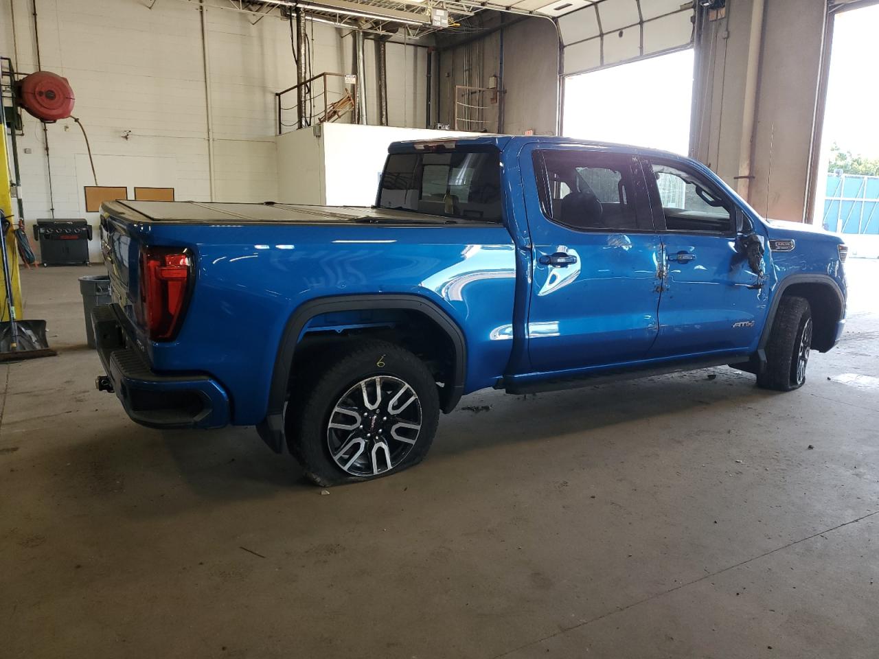 2022 GMC SIERRA K1500 AT4 VIN:3GTPUEEL3NG523289