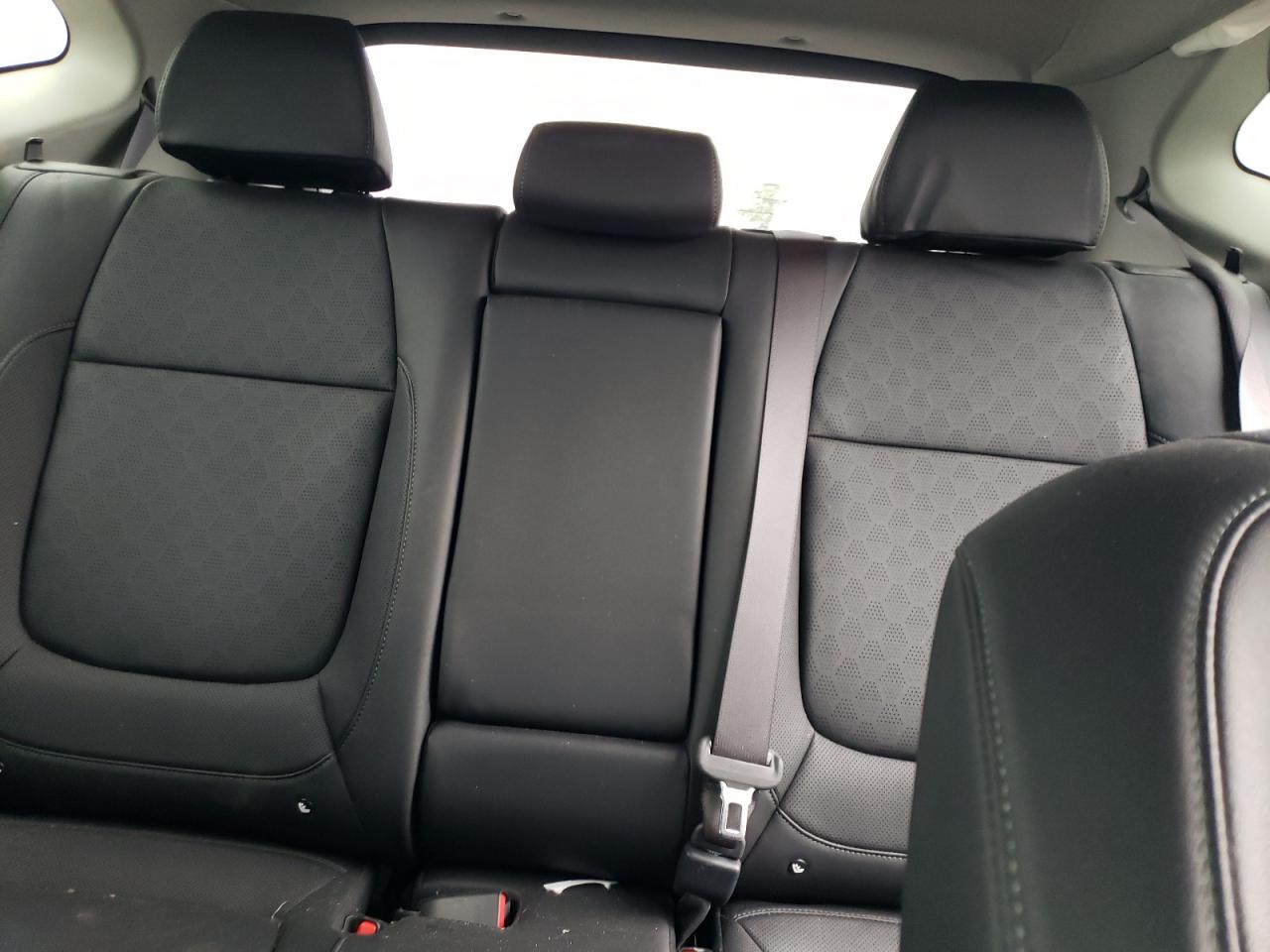 2023 KIA SELTOS SX VIN:KNDETCA28P7357569