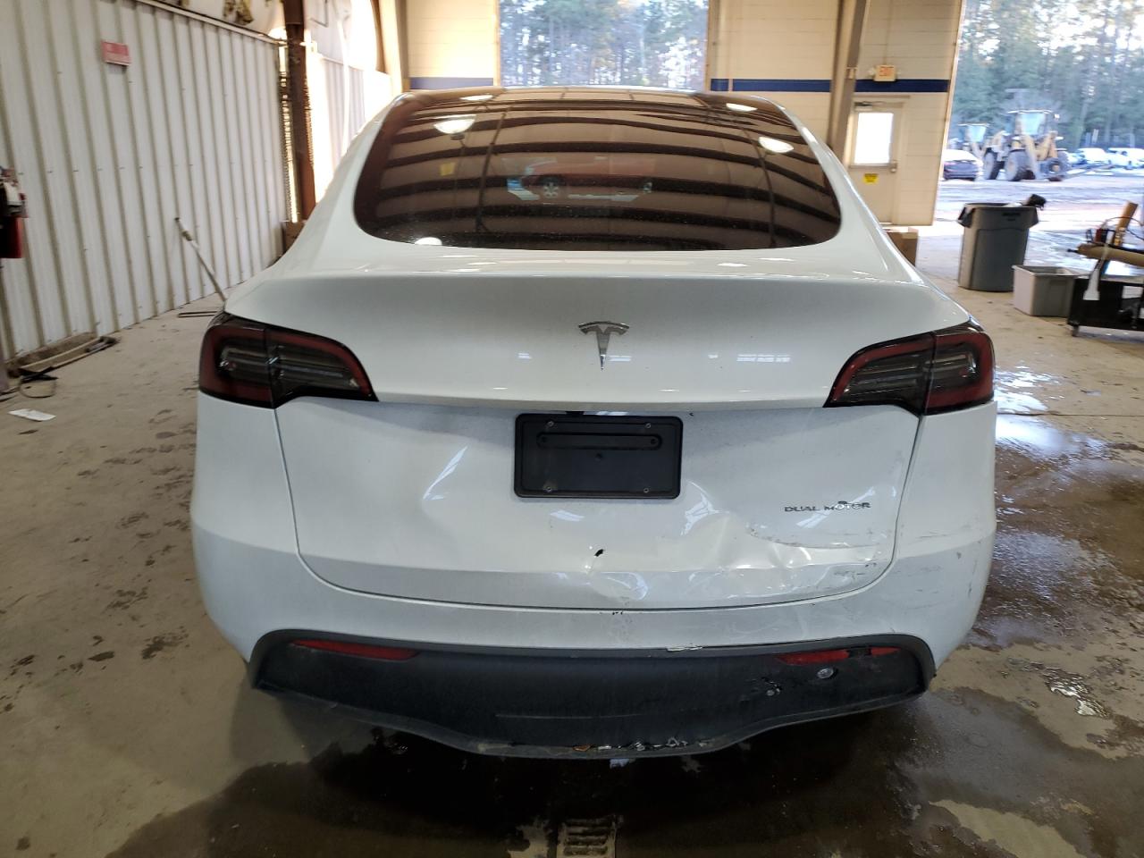 2024 TESLA MODEL Y  VIN:7SAYGDEE3RA232469