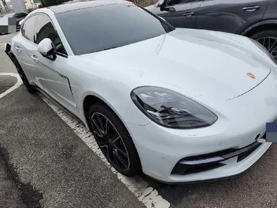 2018 Porsche Panamera VIN: