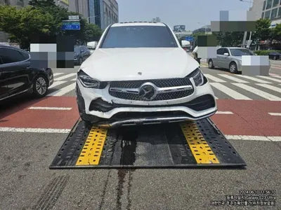 2023 Mercedes-Benz GLC 300 VIN: