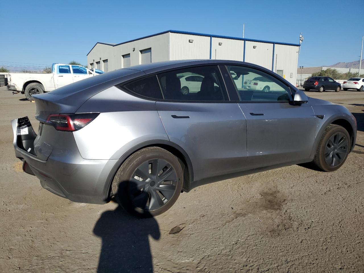 2024 TESLA MODEL Y  VIN:7SAYGDEE0RA299398