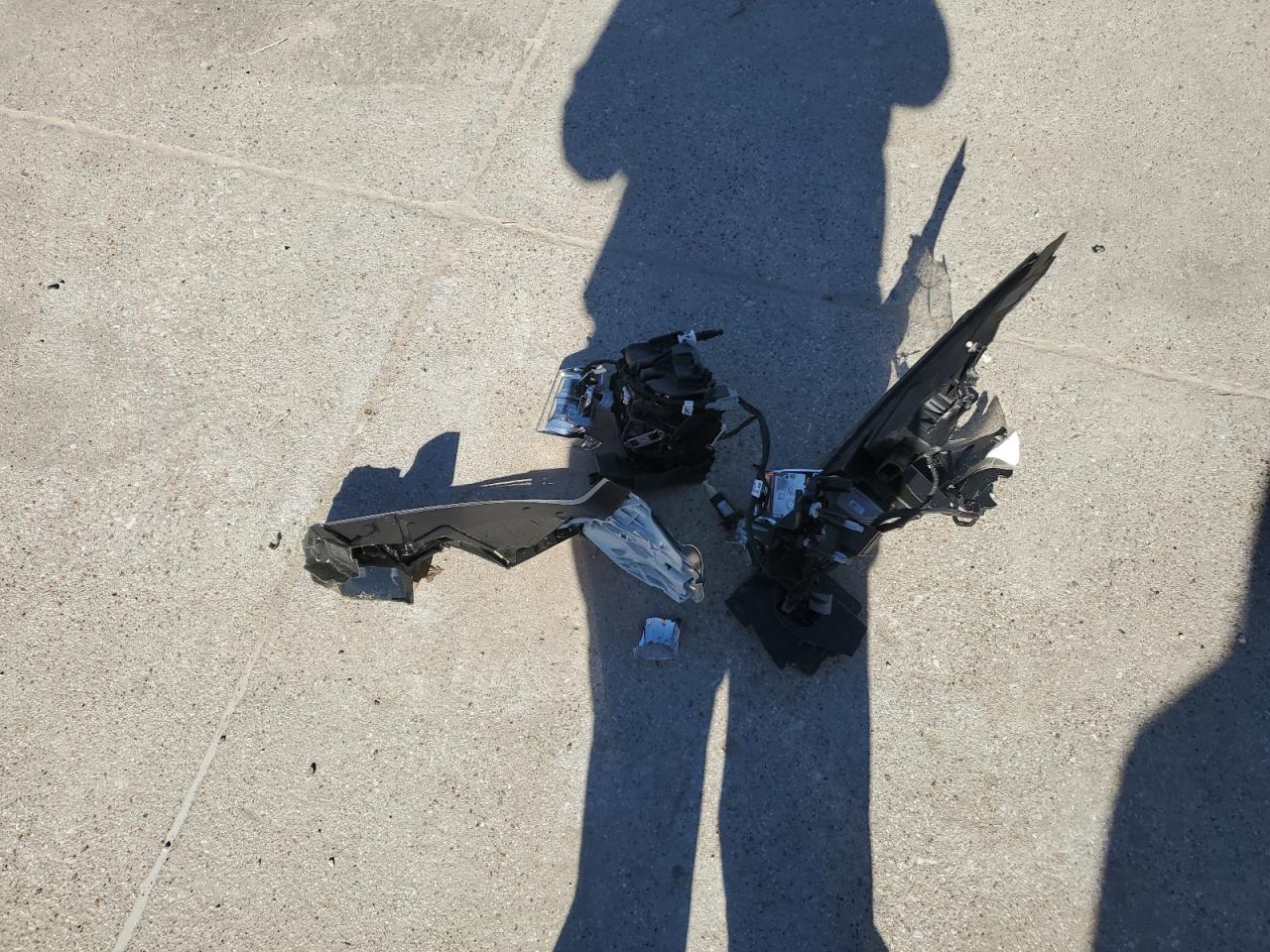 2022 VOLVO XC40 T5 R-DESIGN VIN:YV4162UM9N2722040