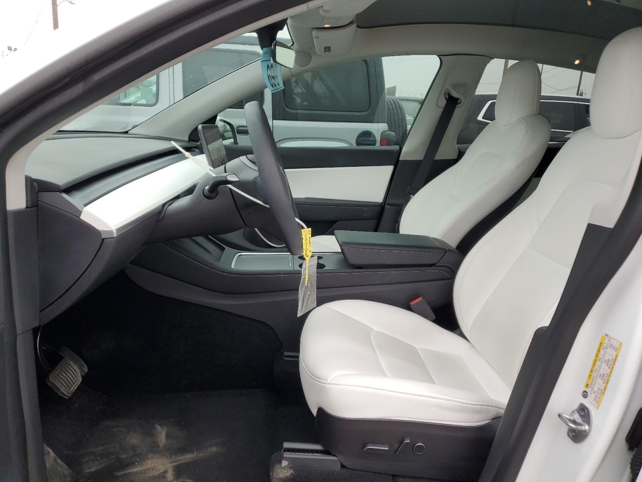 2022 TESLA MODEL Y  VIN:7SAYGDEE8NF422636