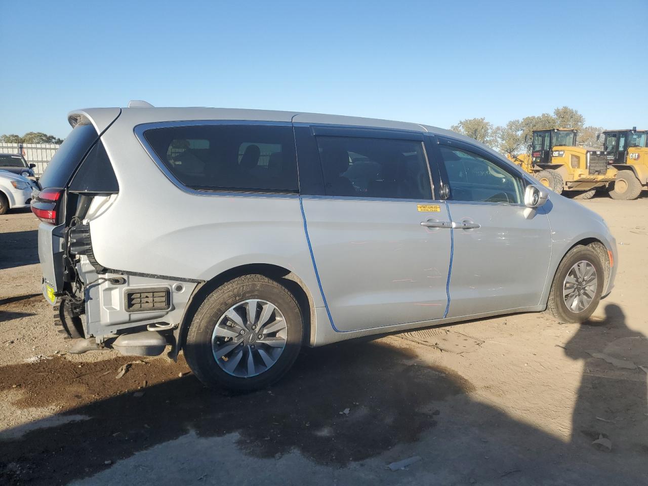 2022 CHRYSLER PACIFICA HYBRID TOURING L VIN:2C4RC1L73NR212630