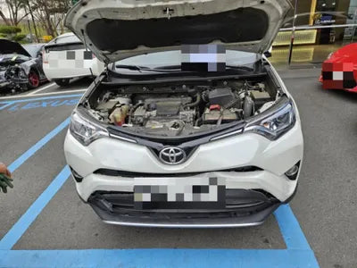 2017 Toyota RAV4 VIN: