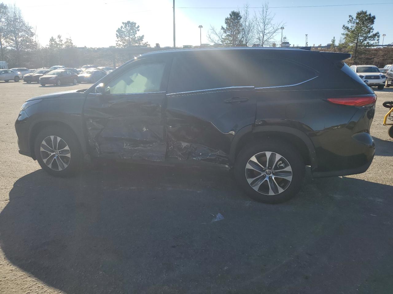 2022 TOYOTA HIGHLANDER HYBRID XLE VIN:5TDGARAH7NS514663