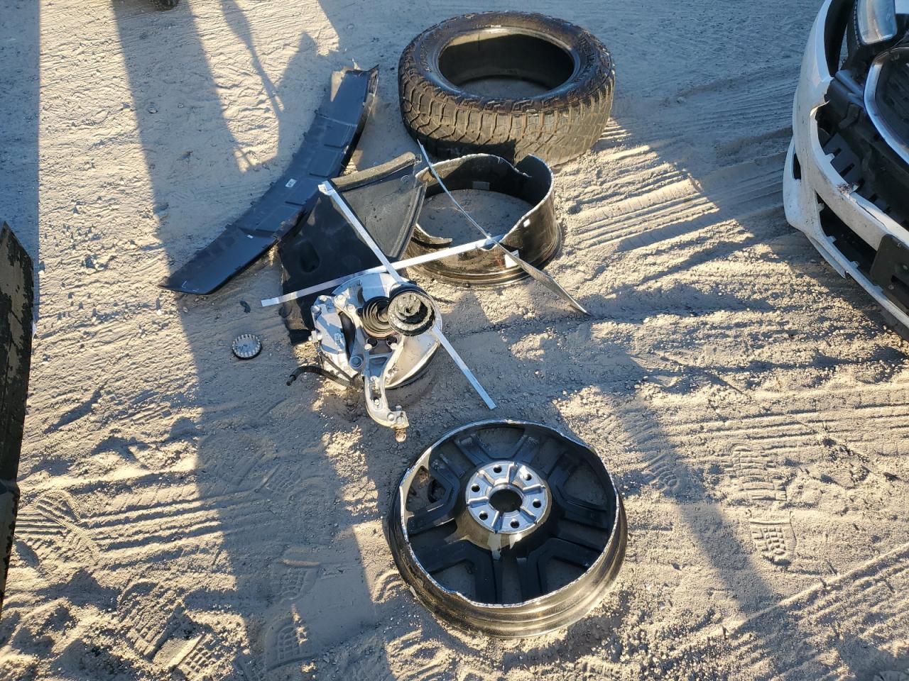 2024 CHEVROLET SILVERADO K1500 LT TRAIL BOSS VIN:3GCUDFELXRG257798