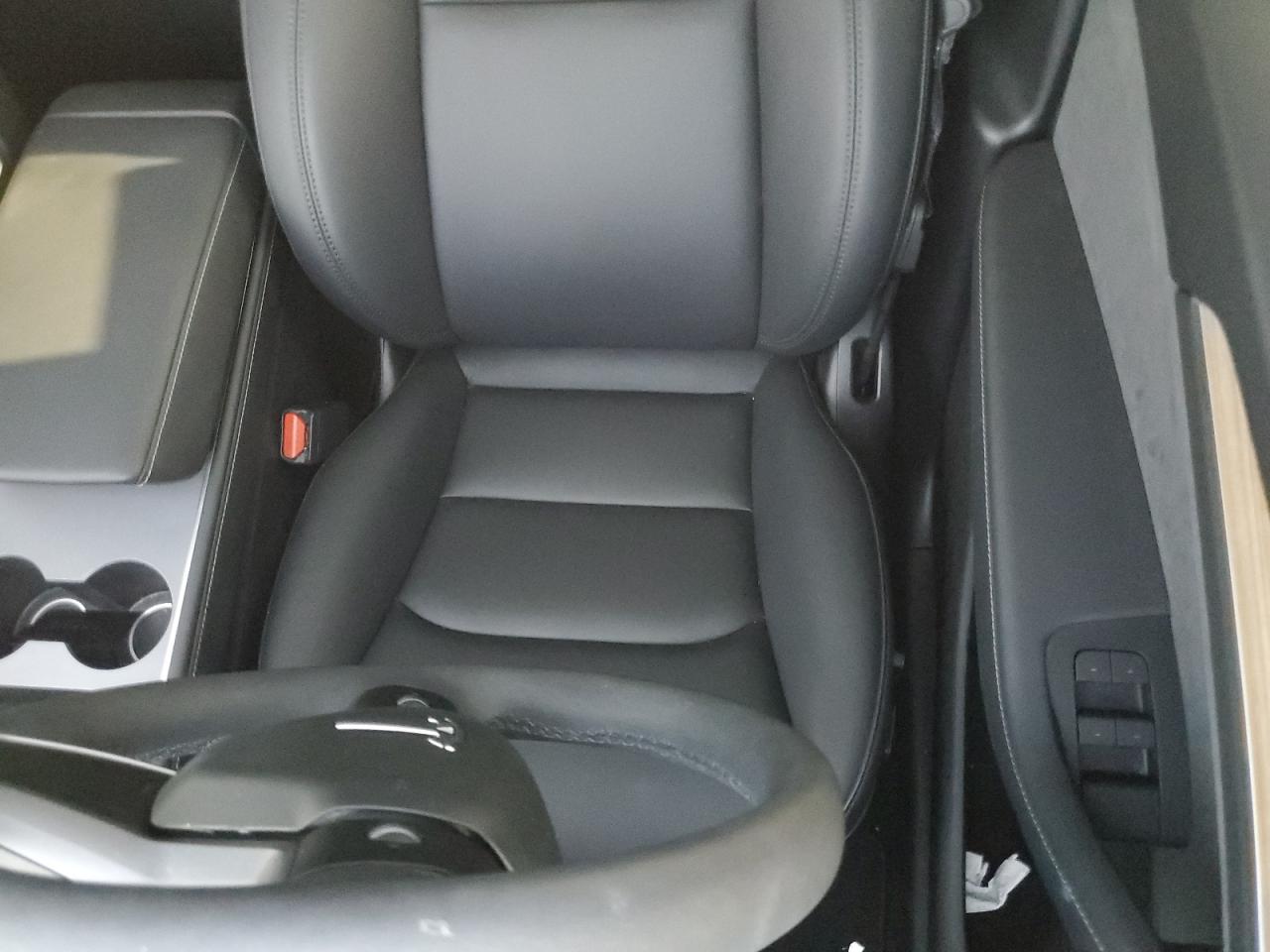 2024 TESLA MODEL Y  VIN:7SAYGDEE2RA256729