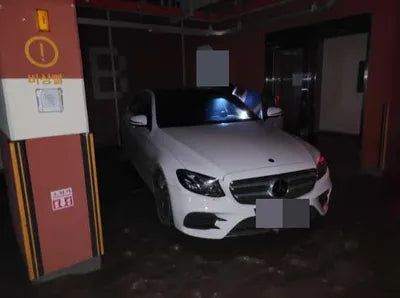 2020 Mercedes-Benz E 300 VIN: