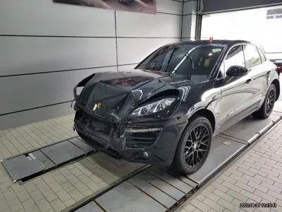 2017 Porsche Macan VIN: