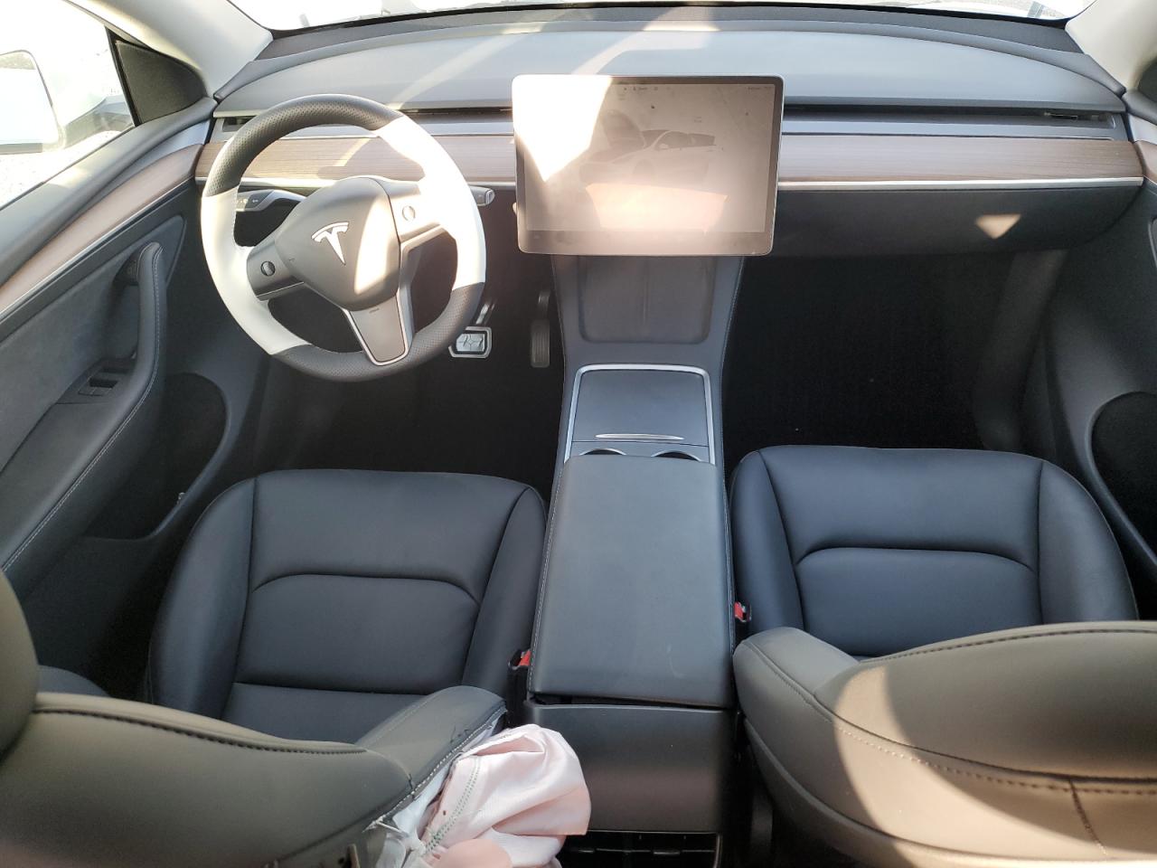 2024 TESLA MODEL Y VIN:7SAYGDED6RF110635