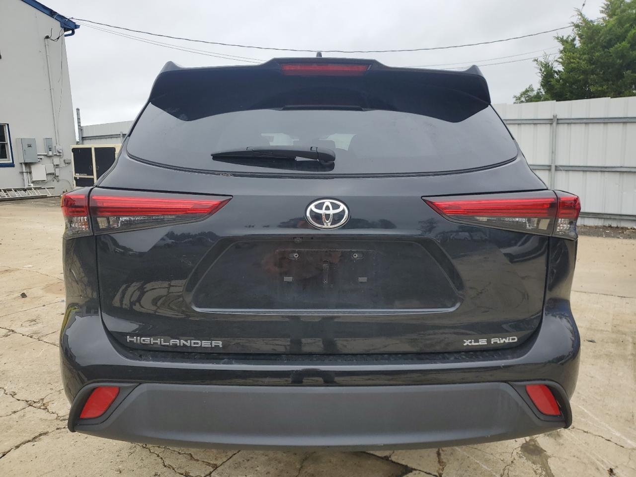 2022 TOYOTA HIGHLANDER XLE VIN:5TDGZRBH5NS574447