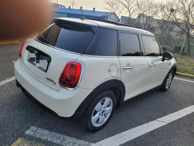 2017 MINI Cooper VIN: