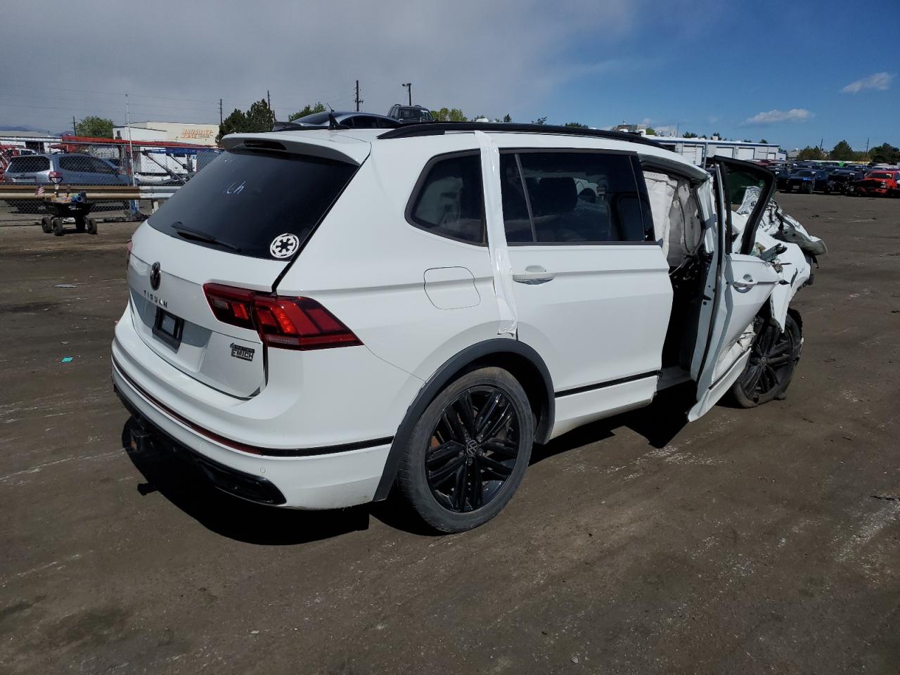 2022 VOLKSWAGEN TIGUAN SE R-LINE BLACK VIN:3VV8B7AX7NM005168