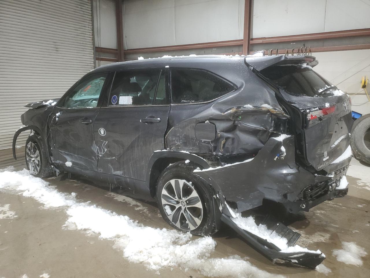 2022 TOYOTA HIGHLANDER XLE VIN:5TDHZRBH4NS191541