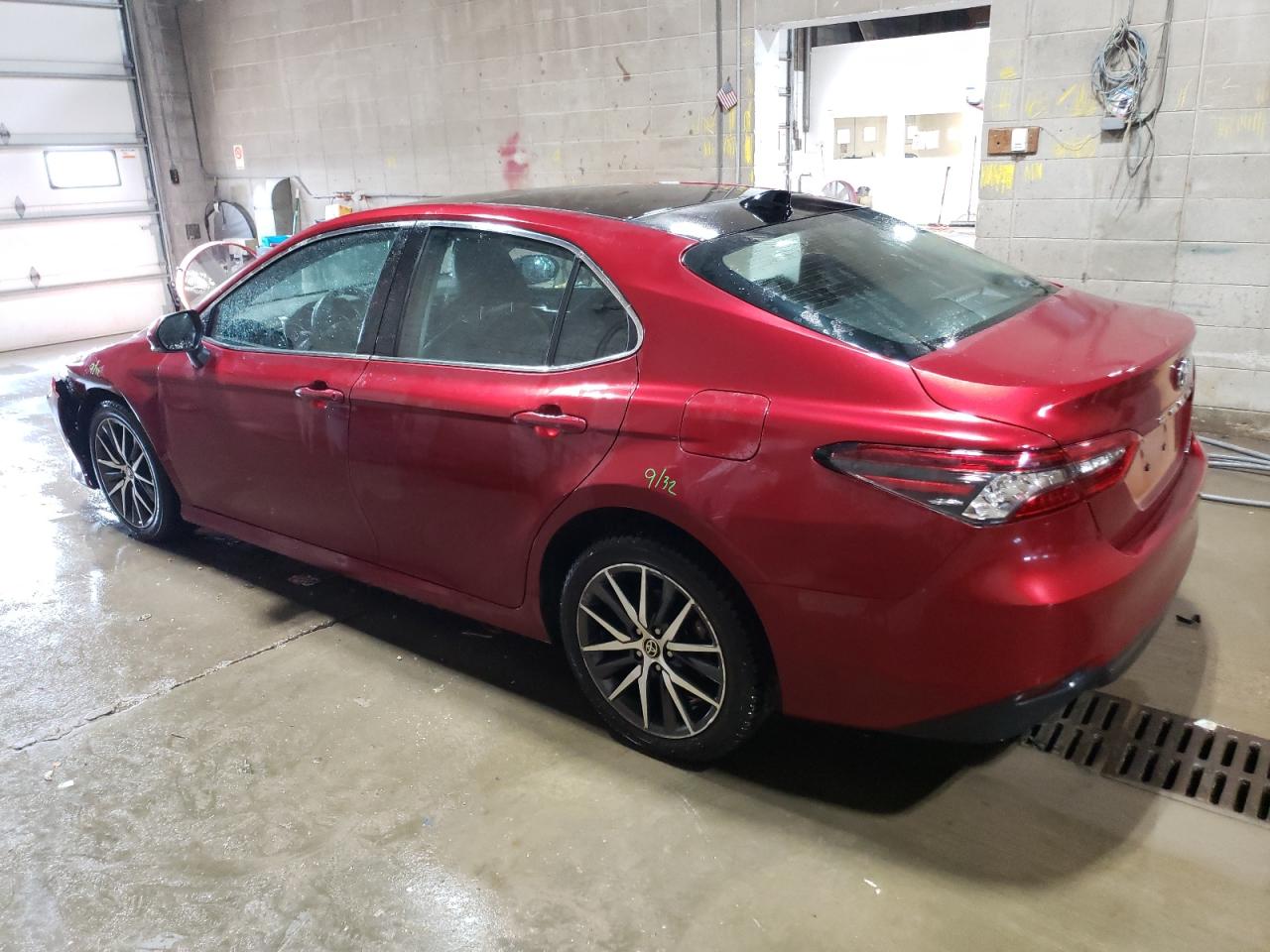 2022 TOYOTA CAMRY XLE VIN:4T1F11BK8NU058686