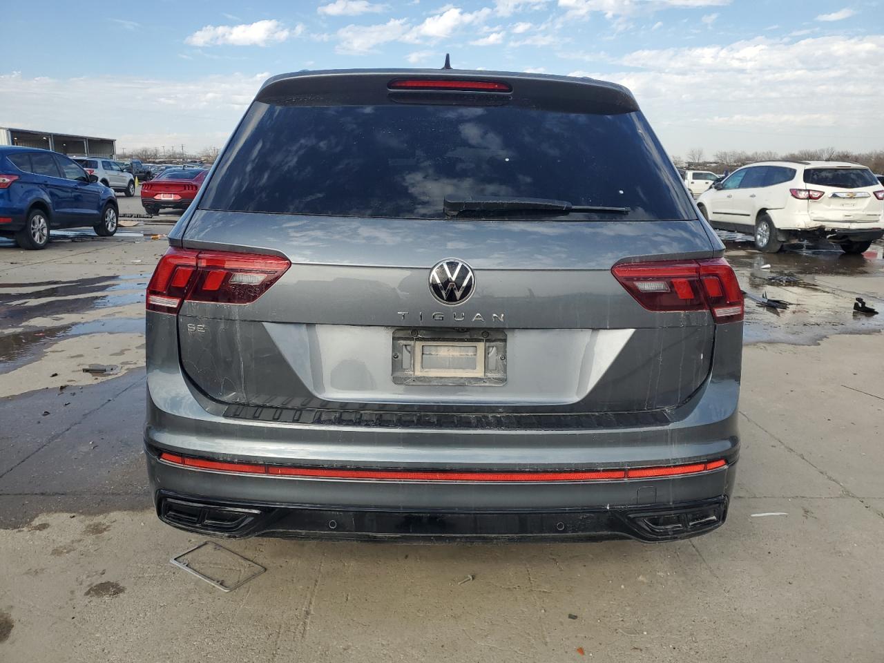 2022 VOLKSWAGEN TIGUAN SE R-LINE BLACK VIN:3VVCB7AX1NM173057