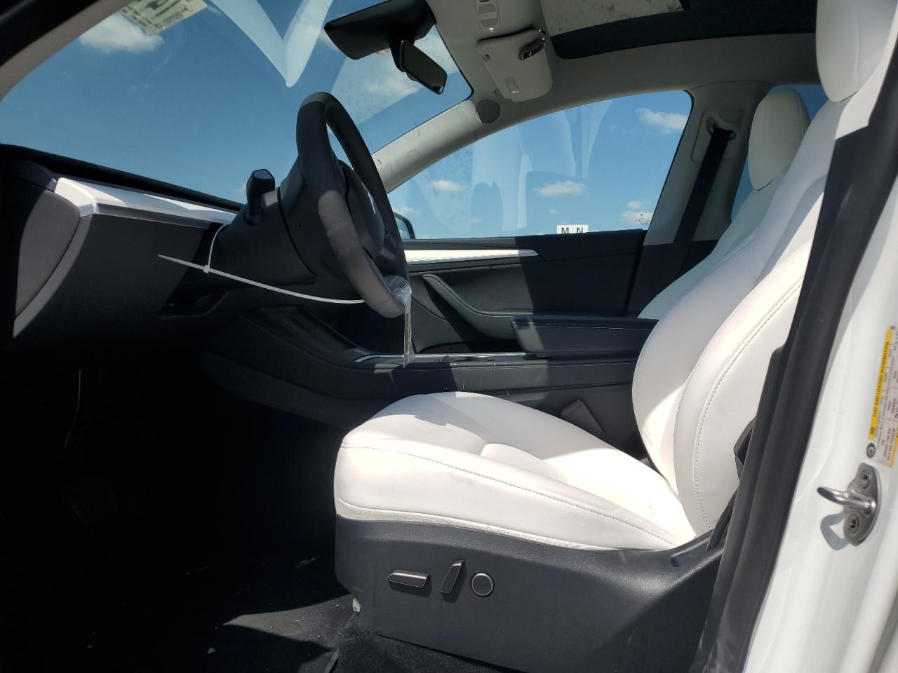 2023 TESLA MODEL Y  VIN:7SAYGDEE2PA130903